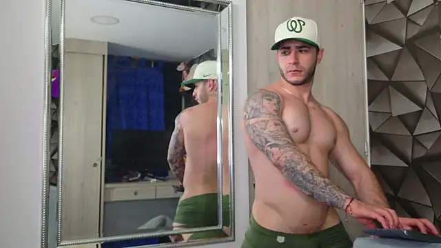 Pokazy przed kamerką – Latino_stud4u