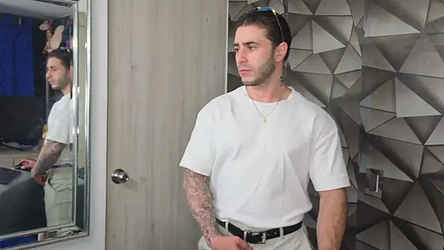 โชว์เว็บแคมของ Latino_stud4u