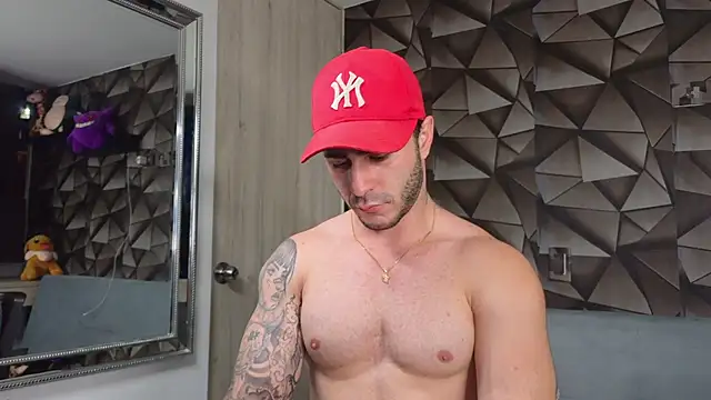 Latino_stud4u's Webcam Show