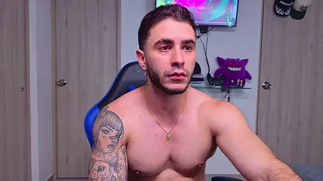 Latino_stud4u Webcamshow