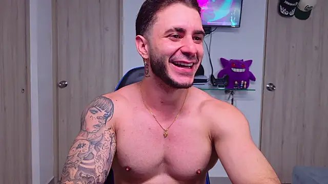 Pokazy przed kamerką – Latino_stud4u