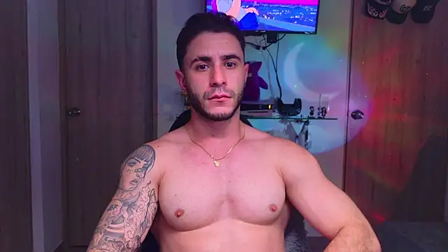 Latino_stud4u 웹캠 쇼