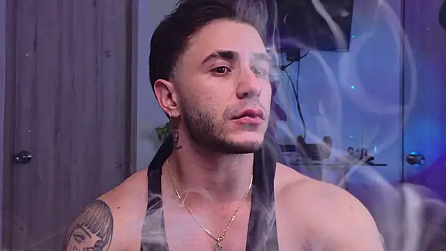Latino_stud4u 网络视讯表演