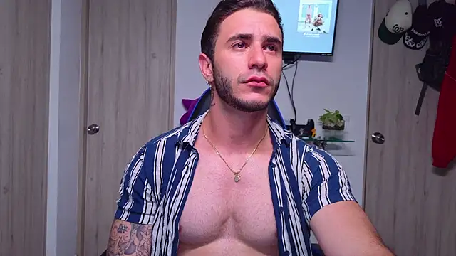 Latino_stud4uのウェブカメラショー