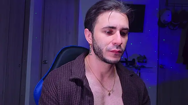 Latino_stud4u 网络视讯表演