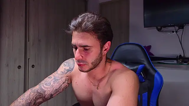 Latino_stud4u 在線直播表演