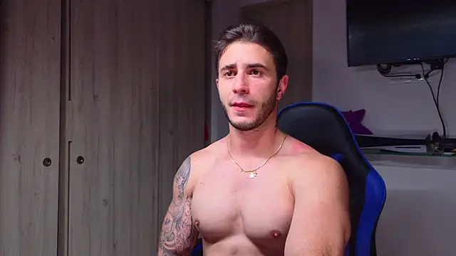 Latino_stud4u ওয়েবক্যাম শো