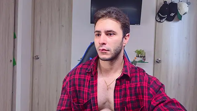 Pokazy przed kamerką – Latino_stud4u