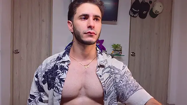 Latino_stud4uのウェブカメラショー