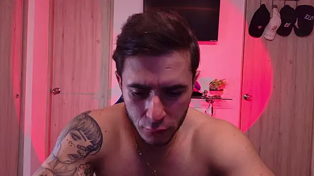 Latino_stud4uのウェブカメラショー