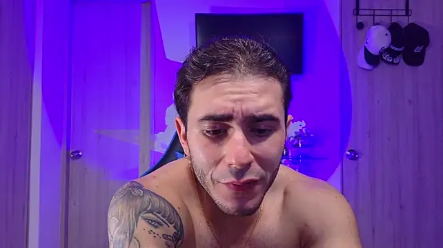 Latino_stud4uのウェブカメラショー