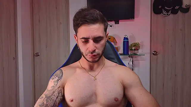 Latino_stud4u ওয়েবক্যাম শো