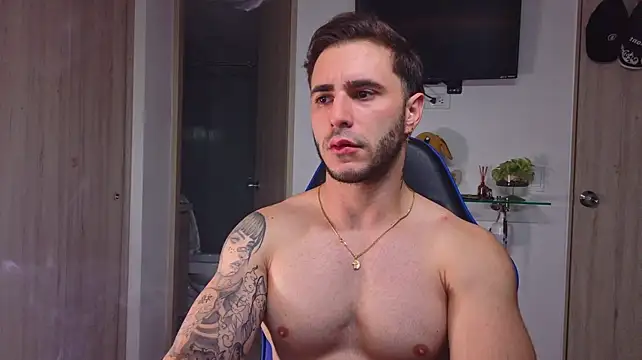 Latino_stud4u Show Webcam