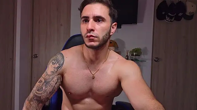 Latino_stud4u – webcam-show