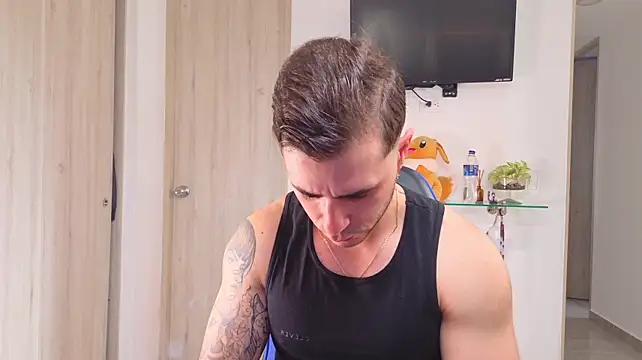 Latino_stud4u 在線直播表演