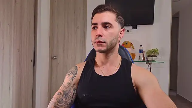 Pertunjukan Kamera Web Latino_stud4u