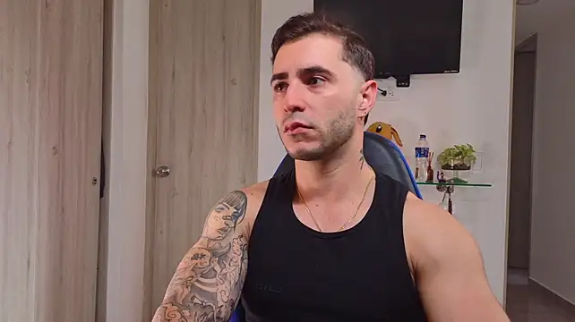 Latino_stud4u Adlı Modelin Web Kamerası Şovu