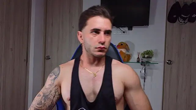 Latino_stud4u – webcam-show