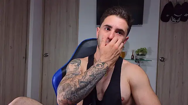 Latino_stud4u Webcamshow