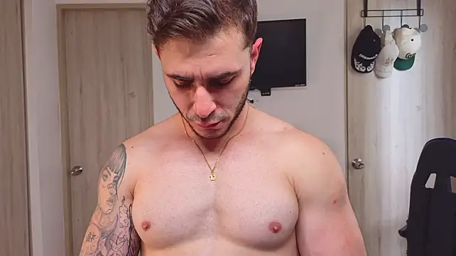 Latino_stud4u Webcam Show