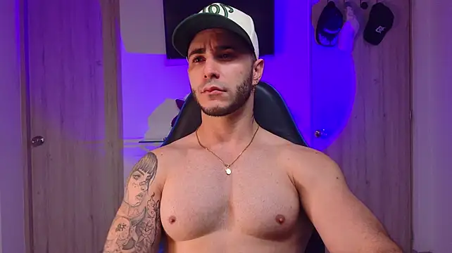 Latino_stud4u 网络视讯表演