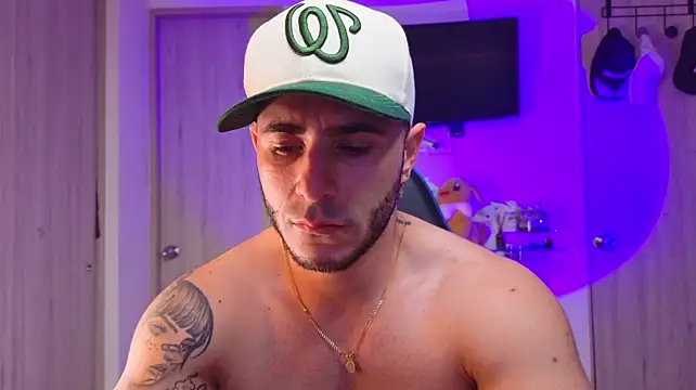 Latino_stud4u 网络视讯表演