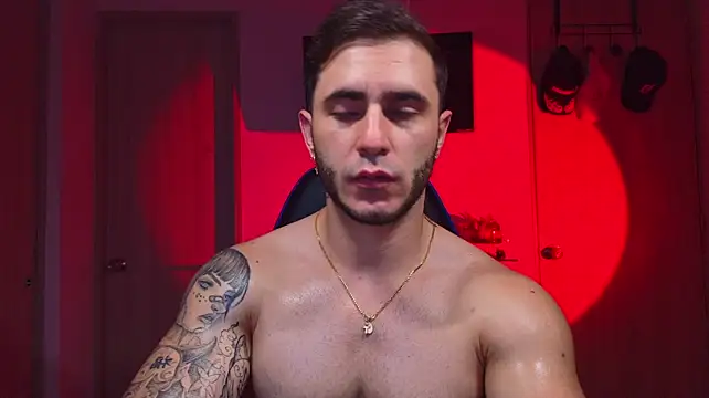 Latino_stud4u Webcam Show