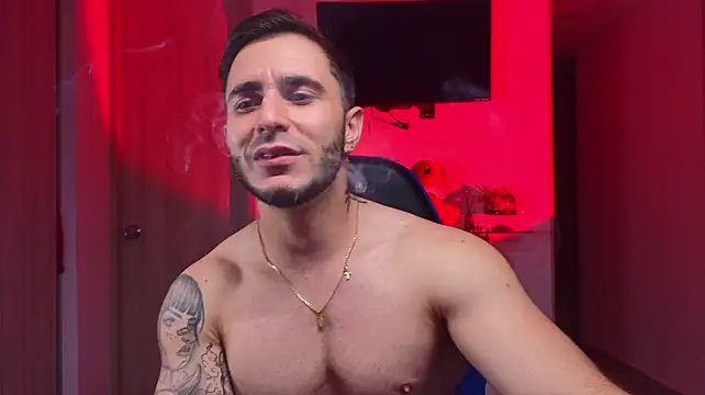 Latino_stud4u's Webcam Show