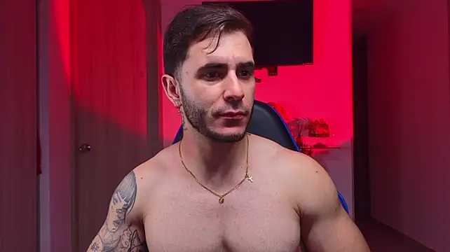 Latino_stud4u's Webcam Show