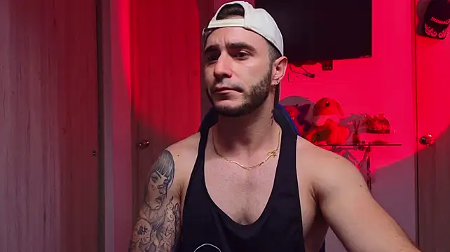 Latino_stud4u – webcam-show