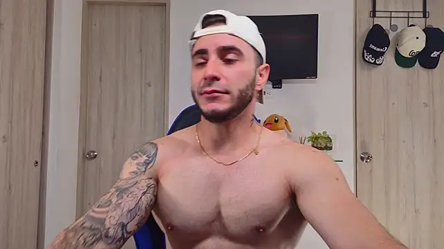 Latino_stud4u Webcam Show