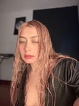 _Danna Adlı Modelin Canlı XXX Sohbeti