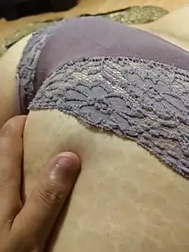 Webkamerová show MadaamJizz_DickLewd