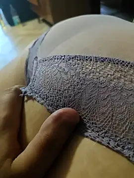 Show modela MadaamJizz_DickLewd na web-kameri