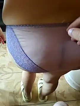 MadaamJizz_DickLewd Show in webcam