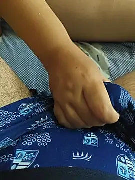 Pokazy przed kamerką – MadaamJizz_DickLewd