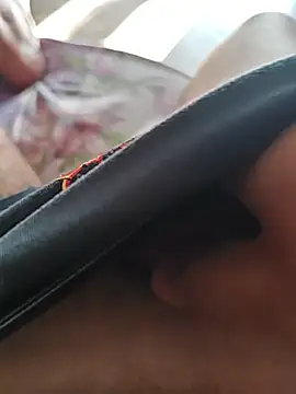 MadaamJizz_DickLewd webcam show
