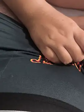 Show modela MadaamJizz_DickLewd na web-kameri