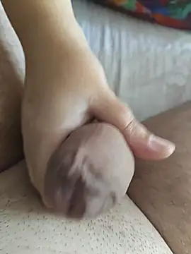 Show modela MadaamJizz_DickLewd na web-kameri