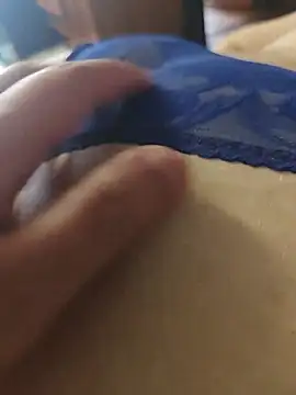 Show modela MadaamJizz_DickLewd na web-kameri