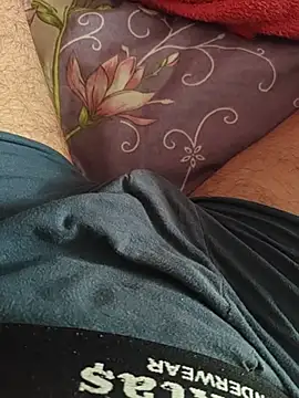 Show modela MadaamJizz_DickLewd na web-kameri