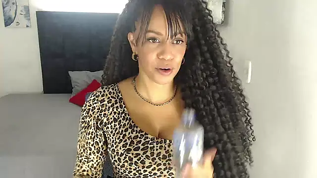 Chatroom XXX en direct de yeli_xxx