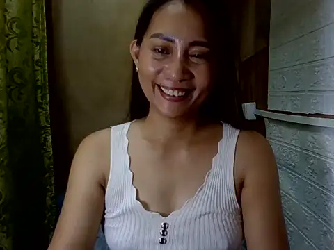 XXX chat uživo modela Asianshine