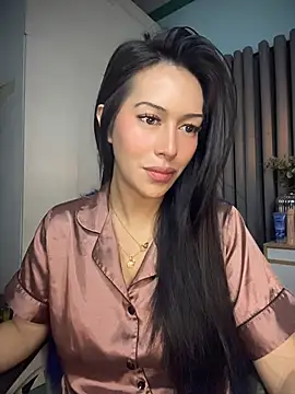 Jasmine_Elcockn Webbikameraesitys
