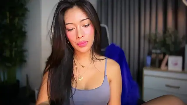 Jasmine_Elcock Show in webcam