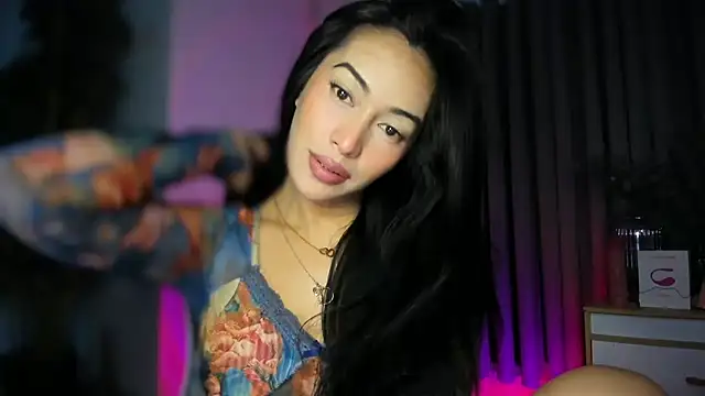 Jasmine_Elcock webkamerás műsora