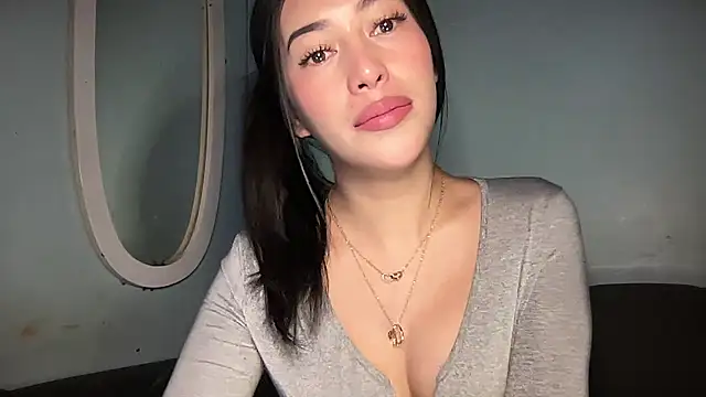 Show modela Jasmine_Elcock na web-kameri