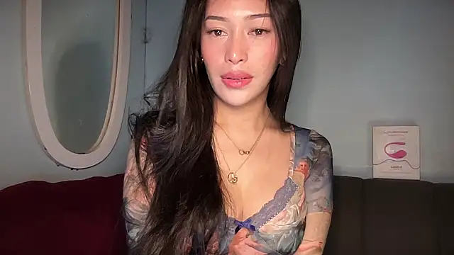 Show modela Jasmine_Elcock na web-kameri