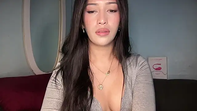 Jasmine_Elcockn Webbikameraesitys