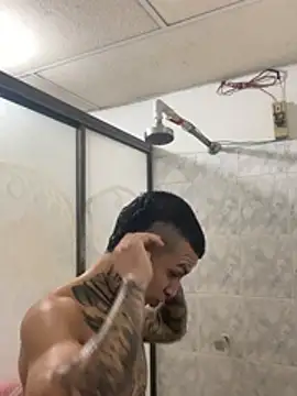 Andrew_san Show in webcam